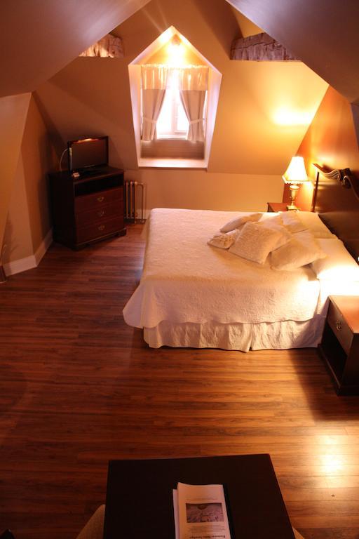 Auberge Chateau Lamontagne Sainte Anne des Monts Room photo